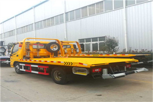 博尔塔拉蒙古附近拖车救援搭电